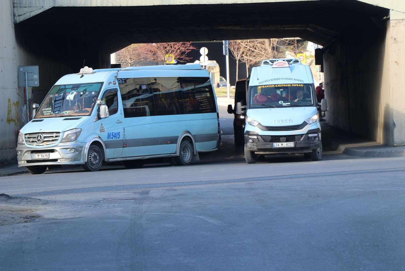 Minibüsçülerden akaryakıt zammına tepki: Mazot parasına çalışıyoruz Minibüsçülerden akaryakıt zammına tepki: Mazot parasına çalışıyoruz